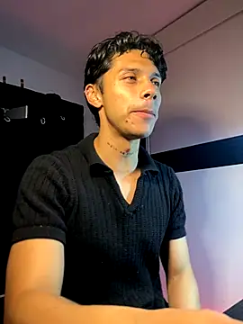 Snapshot of ErosDominant chatting on 10/22/25, 05:40 ErosDominant online show from 10/22/25, 05:40