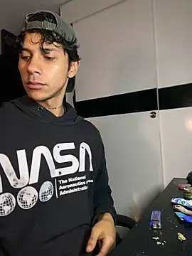 Snapshot of ErosDominant chatting on 11/16/25, 05:34 ErosDominant online show from 11/16/25, 05:34