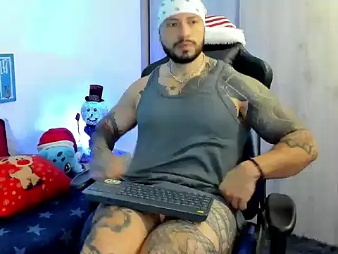 Snapshot of Dave-Max01 chatting on 12/22/25, 10:04 Dave-Max01 online show from 12/22/25, 10:04