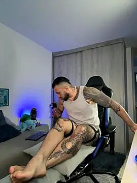 Dave-Max01 online show from 11/21/25, 10:47