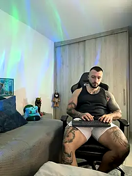 Dave-Max01 online show from 11/19/25, 02:55