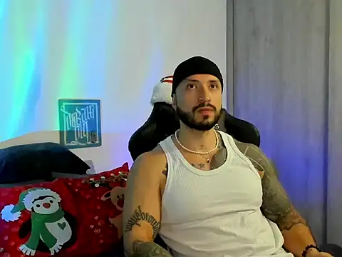 Snapshot of Dave-Max01 chatting on 12/21/25, 03:19 Dave-Max01 online show from 12/21/25, 03:19