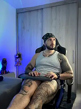 Dave-Max01 online show from 11/25/25, 02:45