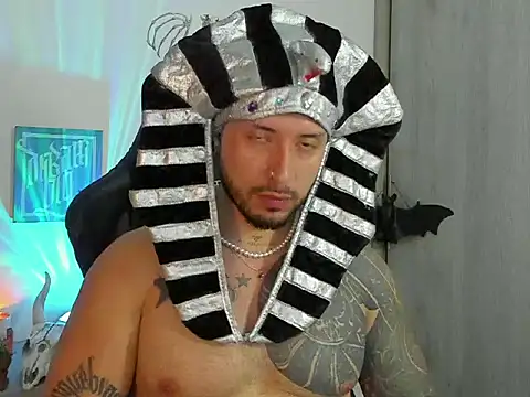 Dave-Max01 online show from 10/31/25, 11:33