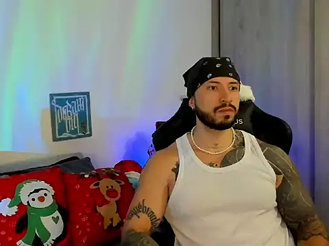 Snapshot of Dave-Max01 chatting on 12/21/25, 04:41 Dave-Max01 online show from 12/21/25, 04:41