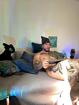 Dave-Max01 online show from 11/11/25, 02:01