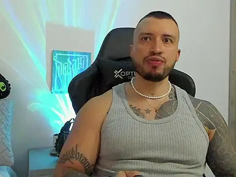 Dave-Max01 online show from 10/28/25, 10:52