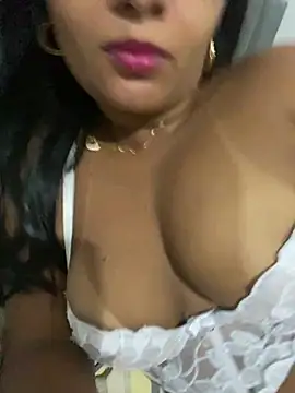 Snapshot of Brunamorenago chatting on 03/03/26, 08:05 Brunamorenago online show from 03/03/26, 08:05