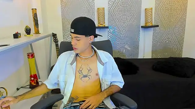 JacobBlackwell  online show from 12/20/25, 07:39