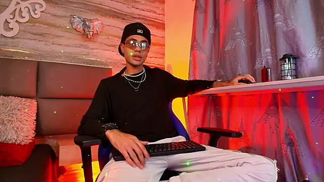 JacobBlackwell  online show from 10/06/25, 07:58