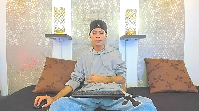 JacobBlackwell  online show from 10/18/25, 08:00