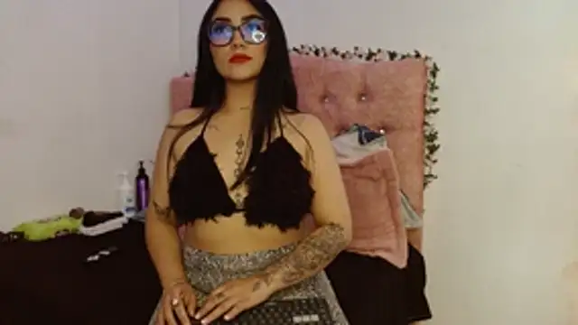 Snapshot of SeleneMore chatting on 02/03/26, 07:19 SeleneMore online show from 02/03/26, 07:19