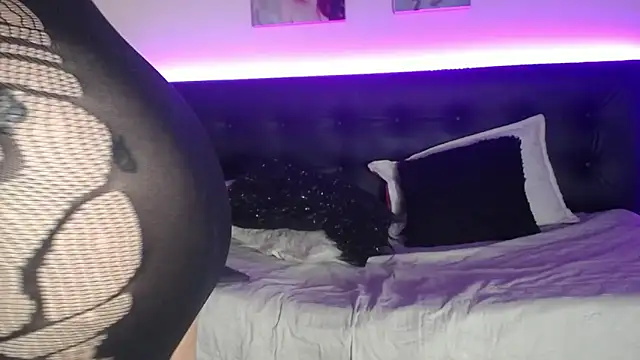 Snapshot of SeleneMore chatting on 02/15/26, 03:22 SeleneMore online show from 02/15/26, 03:22