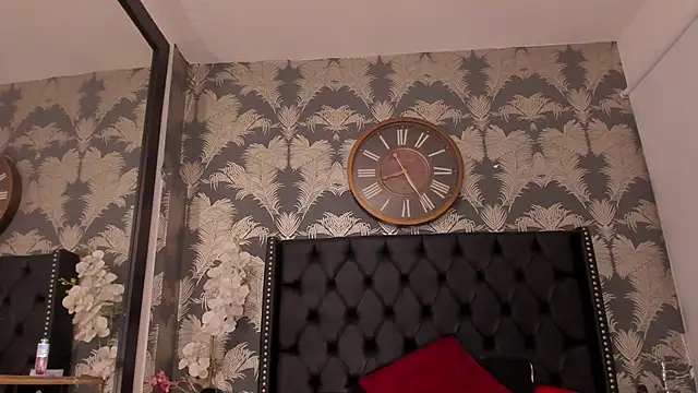 Valeria Collin online show from 11/29/25, 10:10