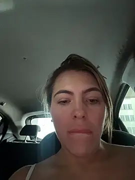 Snapshot of camila_vanucci- chatting on 10/09/25, 04:18 camila vanucci- online show from 10/09/25, 04:18