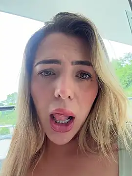 Snapshot of camila_vanucci- chatting on 06/24/26, 04:05 camila vanucci- online show from 06/24/26, 04:05