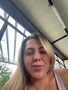 Snapshot of camila_vanucci- chatting on 06/08/26, 05:57 camila vanucci- online show from 06/08/26, 05:57