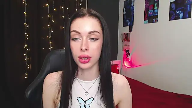 Snapshot of ariel_is_on_vacation chatting on 10/14/25, 09:58 ariel is on vacation online show from 10/14/25, 09:58