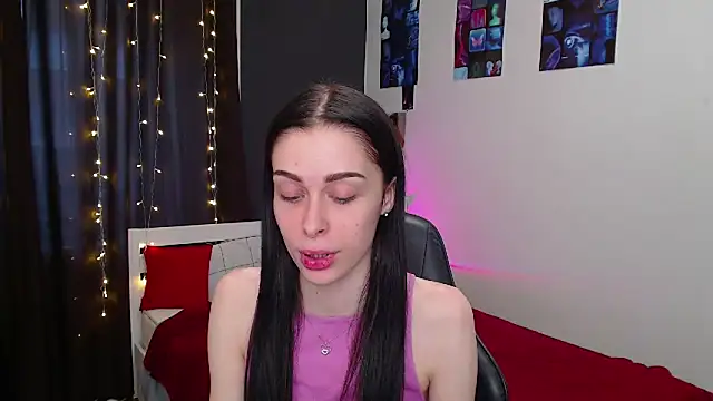 Snapshot of ariel_is_on_vacation chatting on 10/09/25, 03:01 ariel is on vacation online show from 10/09/25, 03:01