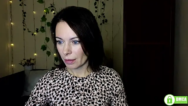 Rita lovvylyou online show from 10/18/25, 11:23