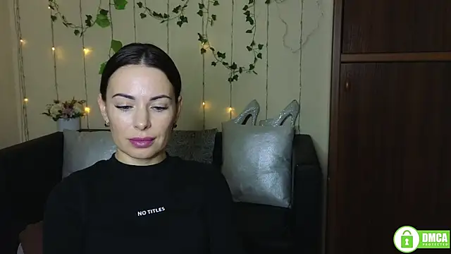 Rita lovvylyou online show from 10/22/25, 11:31