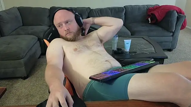 Snapshot of theballboy1 chatting on 10/15/25, 03:27 theballboy1 online show from 10/15/25, 03:27