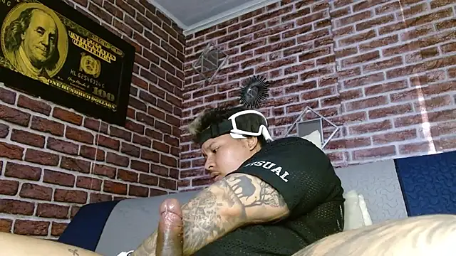 Snapshot of jordan_bigcock_ chatting on 06/11/26, 12:32 jordan bigcock online show from 06/11/26, 12:32