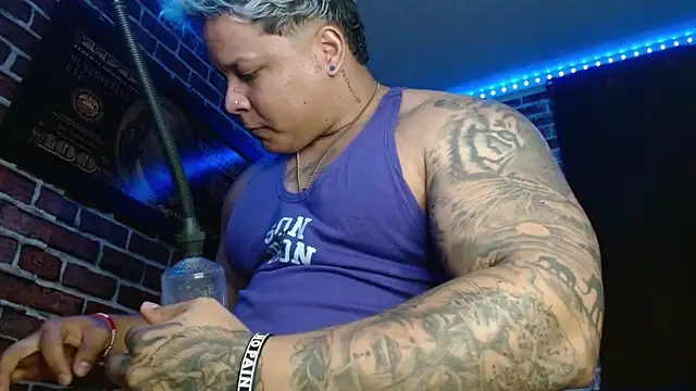 jordan bigcock  online show from 11/09/25, 11:03