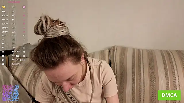 JohnetteConstine online show from 10/28/25, 05:18