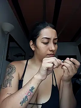 Queen sofya online show from 10/17/25, 05:26