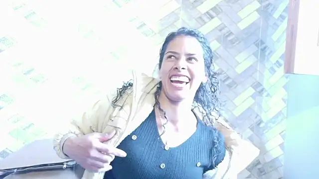 nairobi8 online show from 10/14/25, 07:03