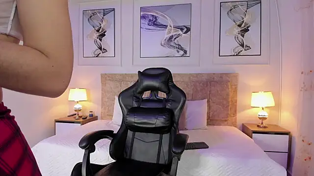 celeste collins  online show from 12/03/25, 11:42