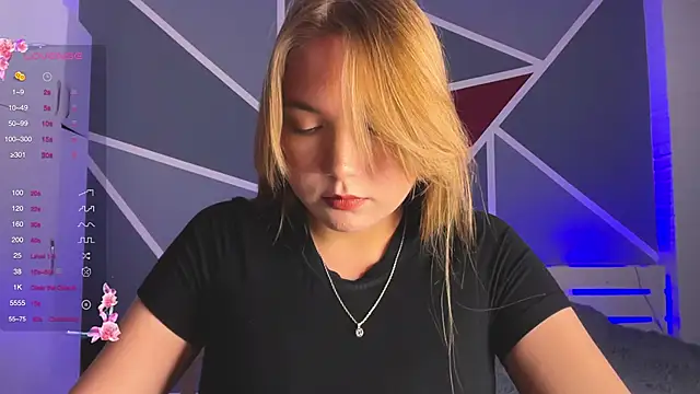 Snapshot of RebeccaEglitis chatting on 11/27/25, 04:07 RebeccaEglitis online show from 11/27/25, 04:07