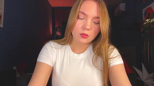 Snapshot of RebeccaEglitis chatting on 05/16/26, 05:23 RebeccaEglitis online show from 05/16/26, 05:23