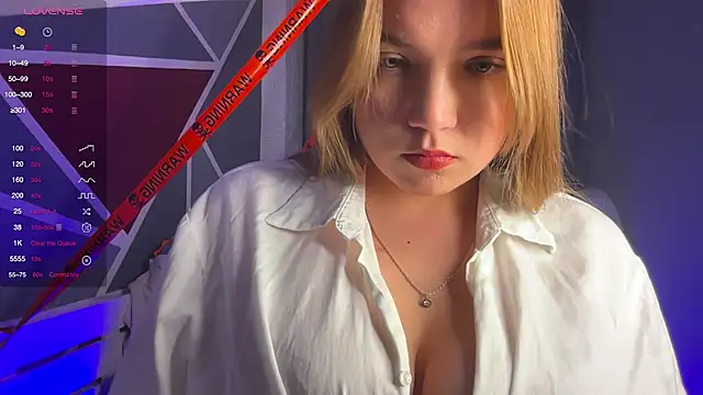 Snapshot of RebeccaEglitis chatting on 10/31/25, 05:53 RebeccaEglitis online show from 10/31/25, 05:53