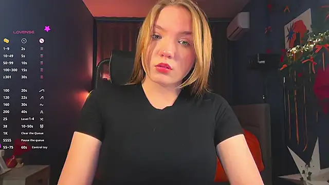 Snapshot of RebeccaEglitis chatting on 05/07/26, 05:27 RebeccaEglitis online show from 05/07/26, 05:27