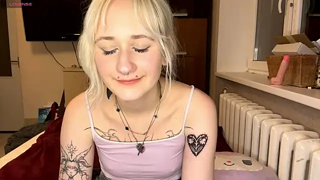 Ulemonala Cute online show from 11/19/25, 06:52