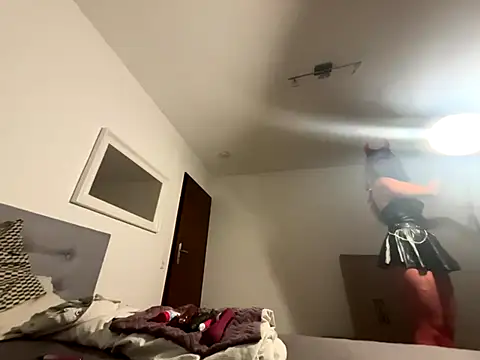 Snapshot of goddesemiiyy chatting on 10/29/25, 06:18 goddesemiiyy online show from 10/29/25, 06:18