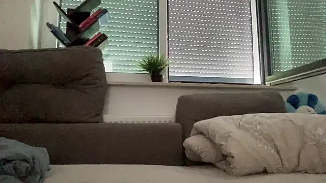 Snapshot of goddesemiiyy chatting on 10/10/25, 01:01 goddesemiiyy online show from 10/10/25, 01:01