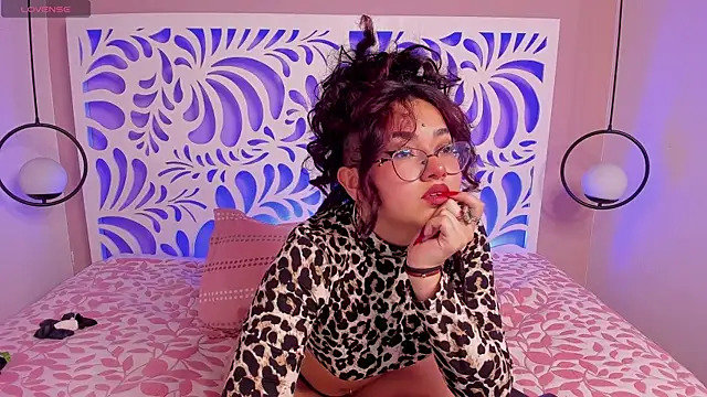 sunny maya  online show from 11/25/25, 04:13