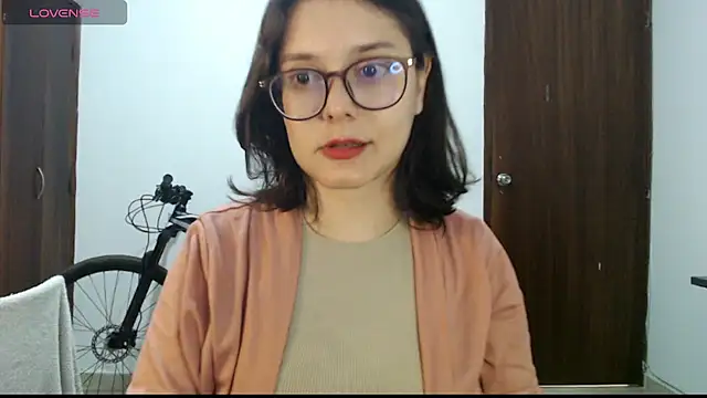 CarlaLorez online show from 10/23/25, 01:04