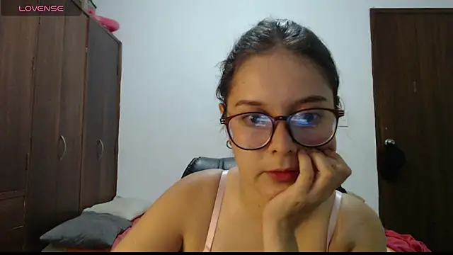 CarlaLorez online show from 06/23/26, 11:58