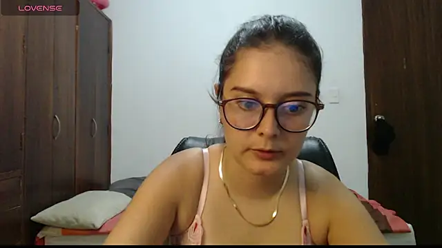 CarlaLorez online show from 06/14/26, 02:19