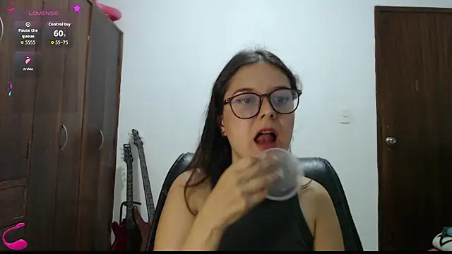 CarlaLorez online show from 05/18/26, 08:57