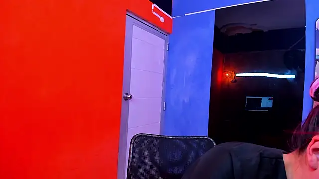 Snapshot of allison_mc chatting on 02/24/26, 11:49 allison mc online show from 02/24/26, 11:49