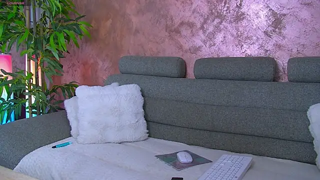 Snapshot of xo_Rebeca chatting on 10/13/25, 06:26 xo Rebeca online show from 10/13/25, 06:26