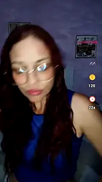 Snapshot of cerecita_anna chatting on 07/13/26, 10:53 cerecita anna online show from 07/13/26, 10:53