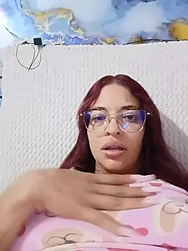 Snapshot of cerecita_anna chatting on 07/07/26, 11:25 cerecita anna online show from 07/07/26, 11:25