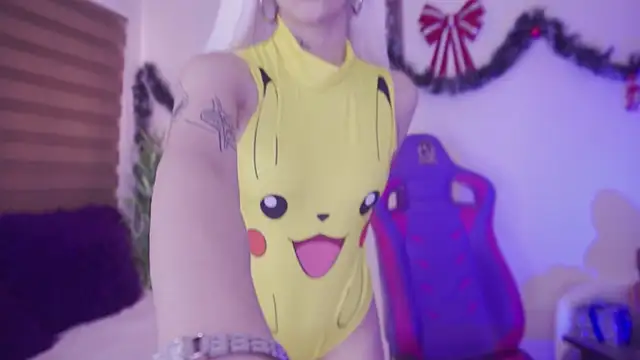 Giia Moretti  online show from 12/04/25, 07:24