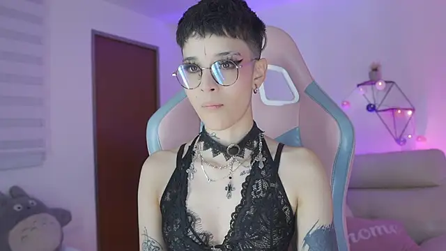 Giia Moretti  online show from 11/07/25, 10:46